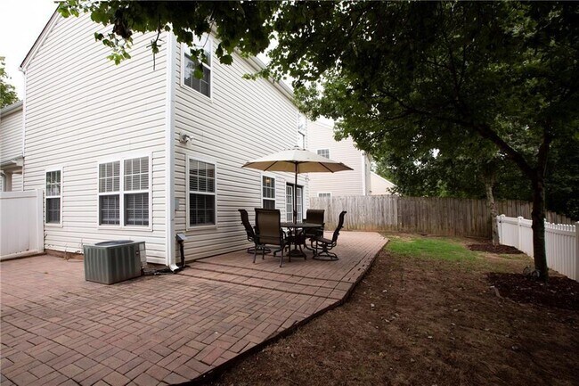 Building Photo - 312 Pieris Dr