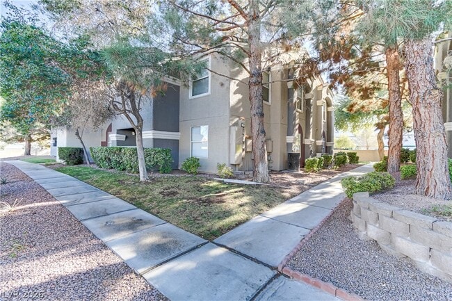 Building Photo - 5055 W Hacienda Ave