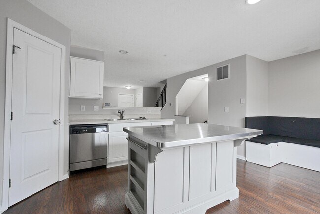 Building Photo - 6321 Marsh Wren Drive
