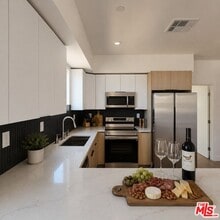 Building Photo - 10827 Peach Grove St
