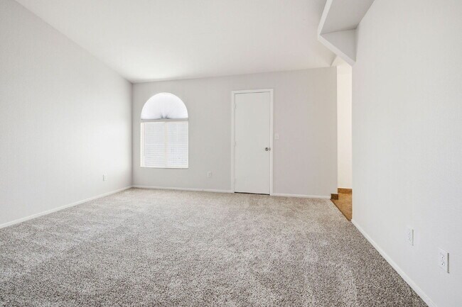 Building Photo - "Modern Comfort Close to Nellis Airforce Base: Spacious 3-Bed Home with 2.5 Baths in Vibrant Las ...