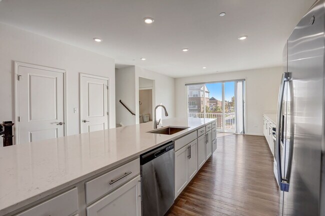 Building Photo - 2924 Reflection Dr