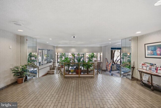 Building Photo - 5340 Holmes Run Pkwy