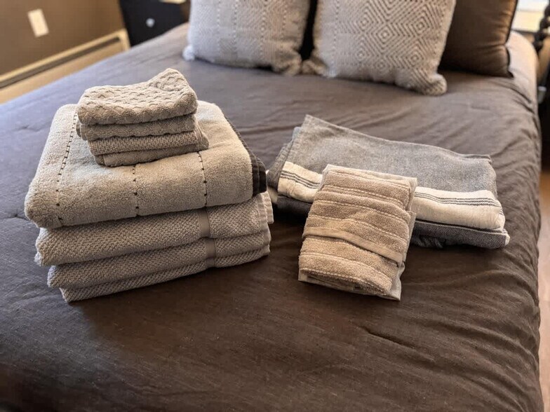 Building Photo - 301 Portsmouth Ave