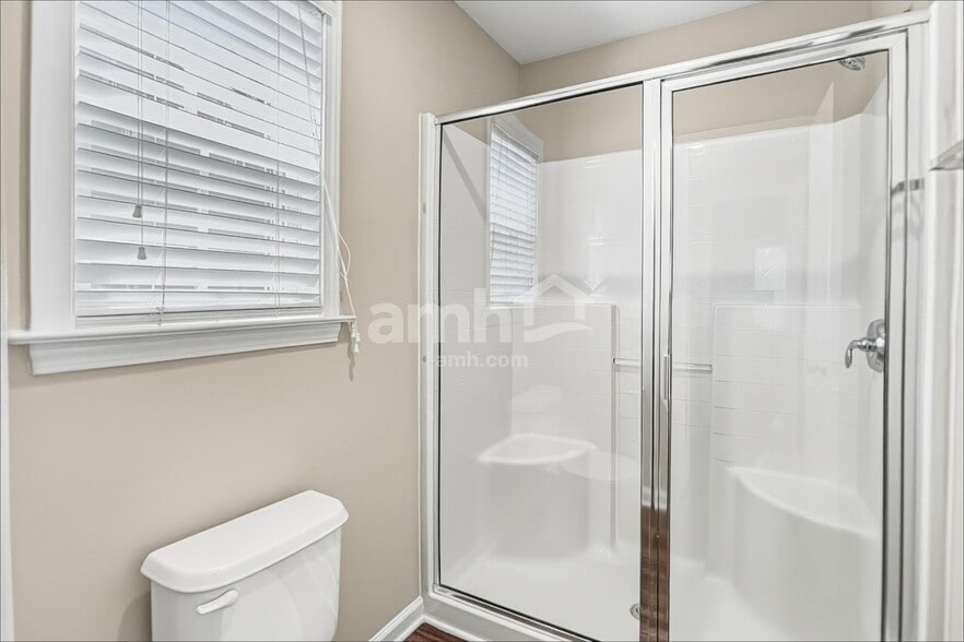 Building Photo - 137 Tuscarora Ln