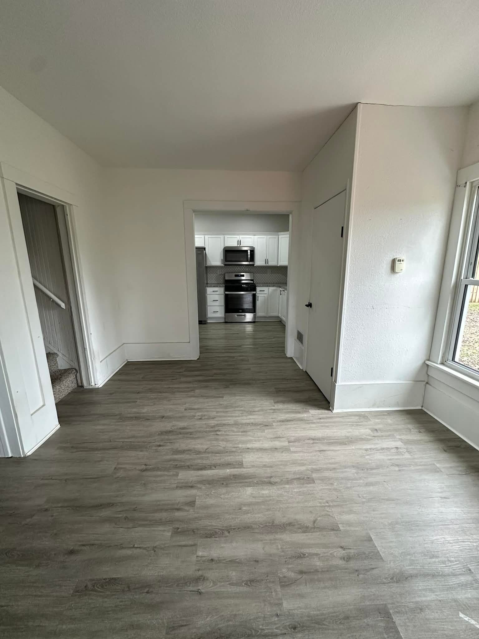 Building Photo - 725 Hopkins St