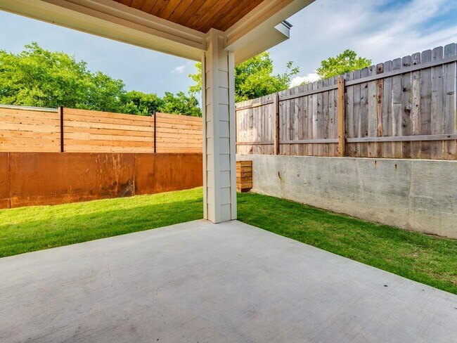 Building Photo - 6412 Carson Rdg