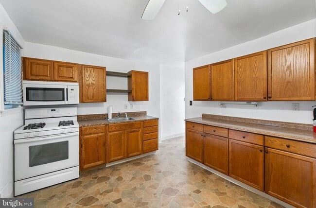 Building Photo - 1656 Yakona Rd