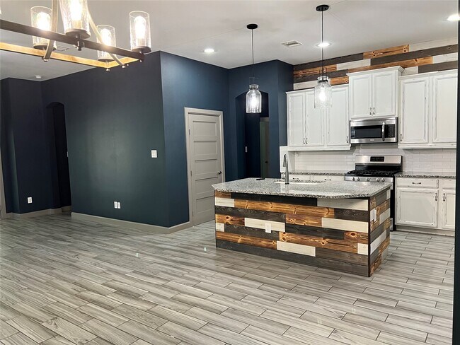 Building Photo - 211 Pleasant Hl Wy