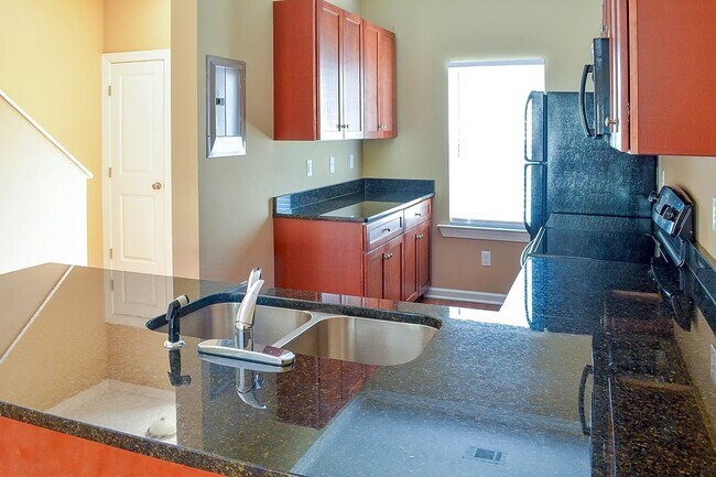 Building Photo - Adderman Point- 2 bed/2.5 bath Apartment