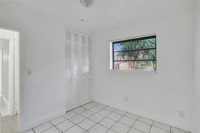Building Photo - 1142 NW 43 Terrace