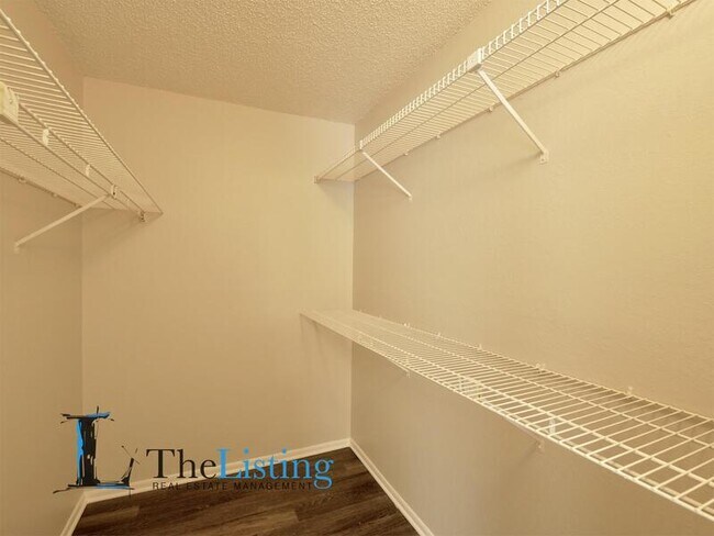 Building Photo - 637 Buoy Ln