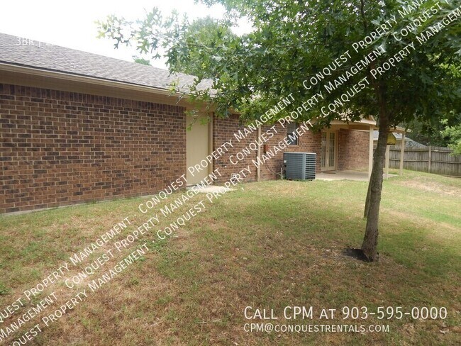 Building Photo - 808 Corey Dr