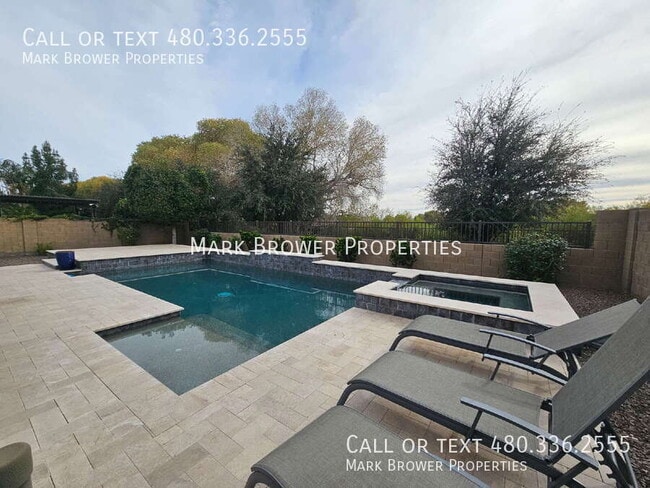 Building Photo - 3345 E Indigo St