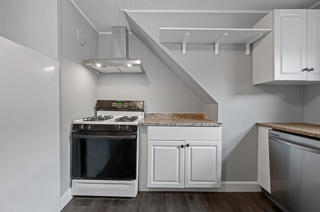 Building Photo - 50 Ruggles St