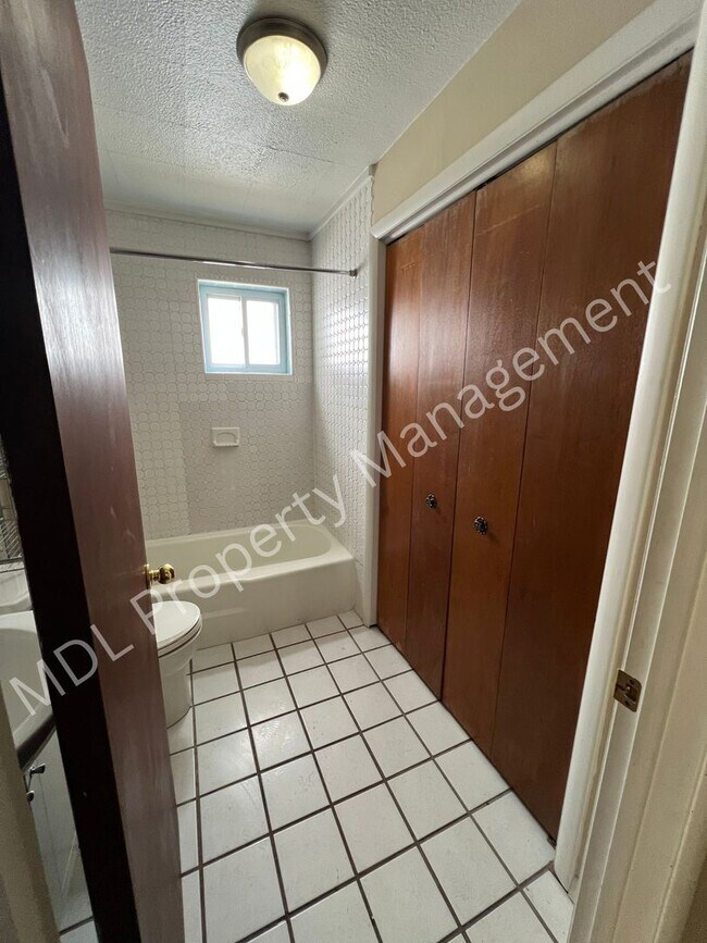 Building Photo - 314 N Michigan Ave