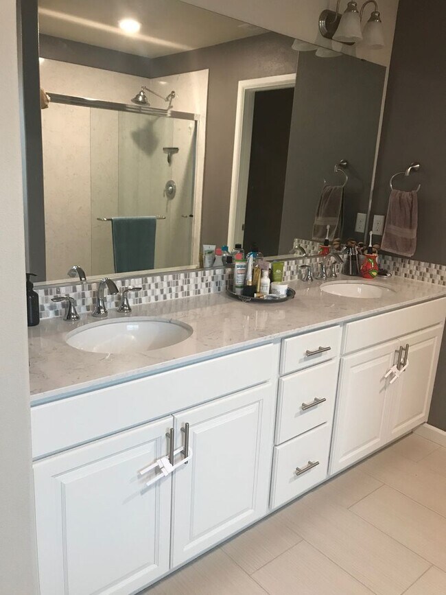 Building Photo - 4bd/3ba House in Tehaleh