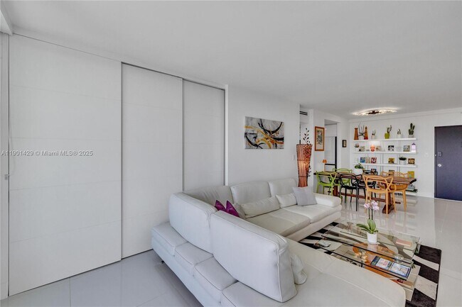 Building Photo - 5600 Collins Ave