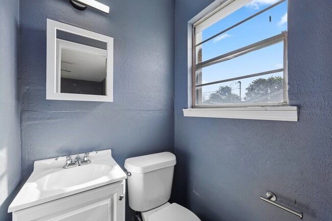 Building Photo - 7940 Chaparral Dr