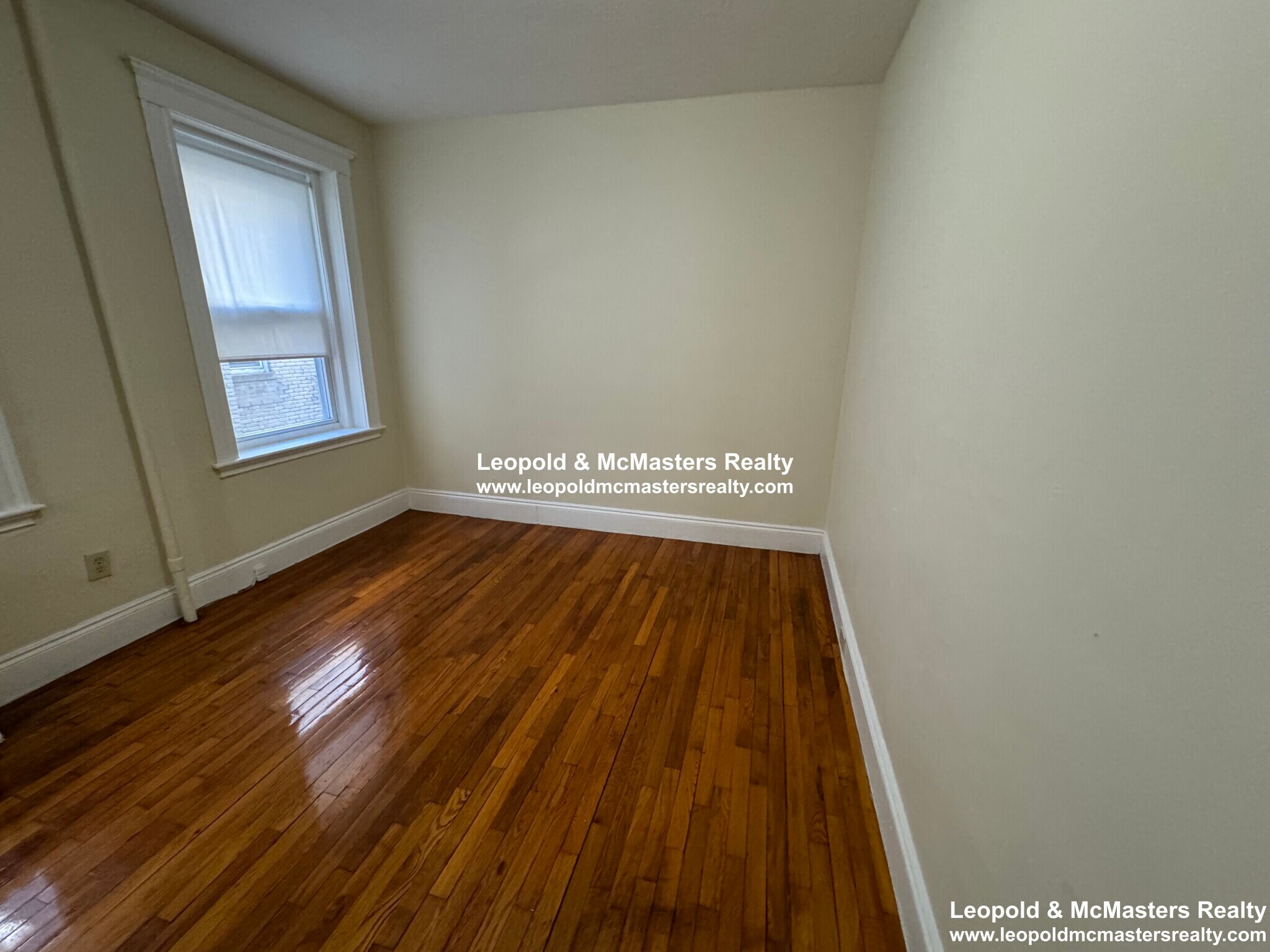 Building Photo - 16 Glenville Ave