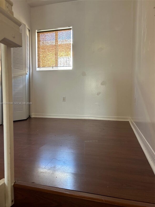 Building Photo - 928 SW 3rd St