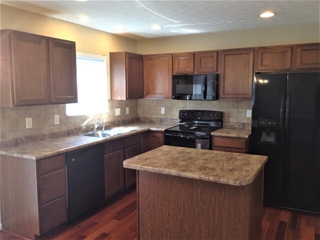 Building Photo - 7685 Falls Creek Way