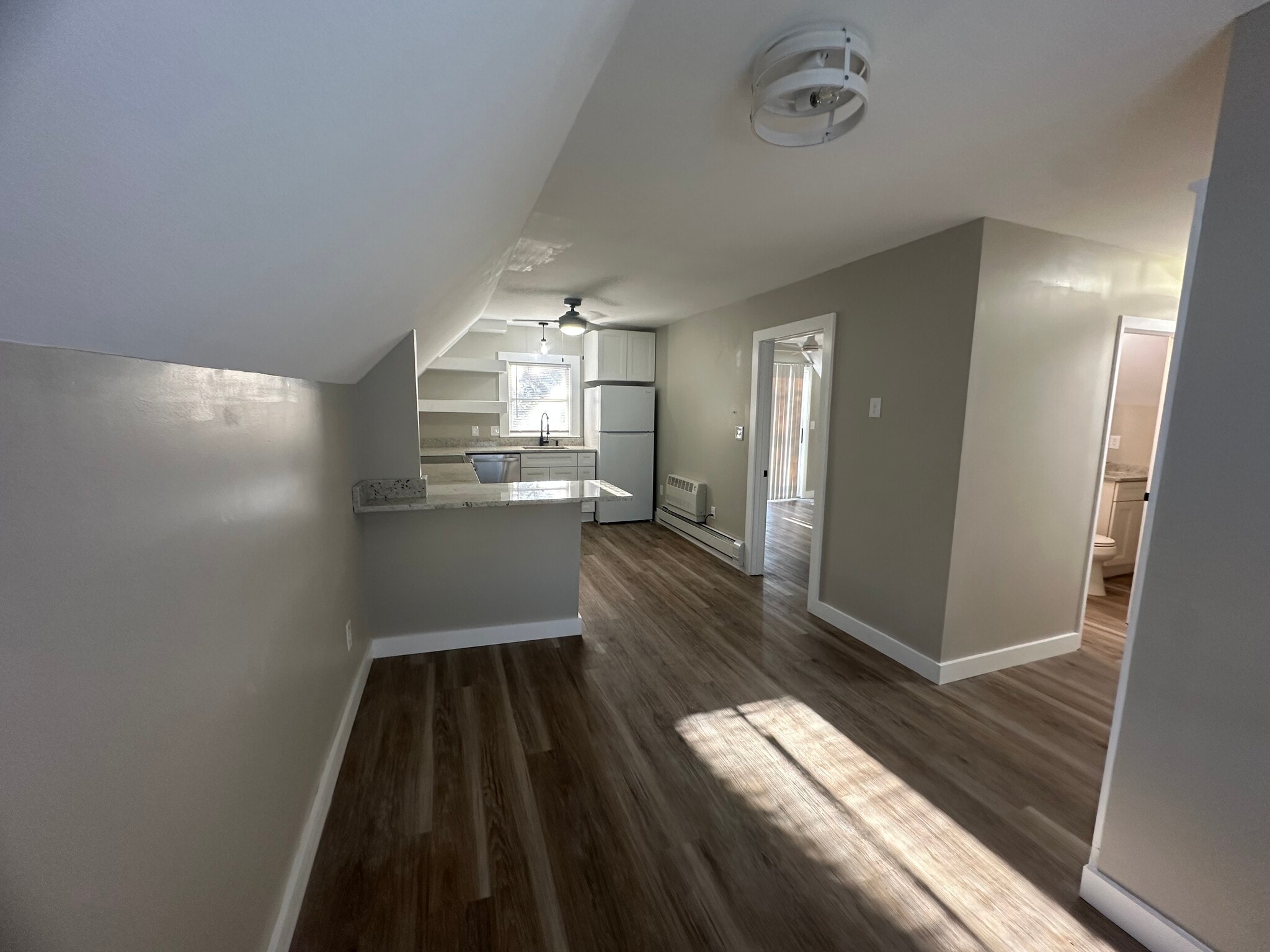 Building Photo - 17 Central St