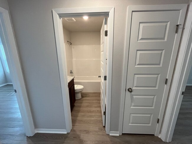 Building Photo - Pre-Leasing Now: Newer 4 Bed, 2 Bath Home in Pea Ridge – Modern Living Awaits!