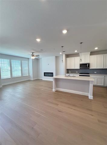 Building Photo - 7913 Sunset Blvd