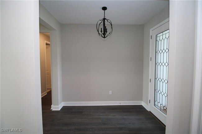 Building Photo - 2051 Grove Dr