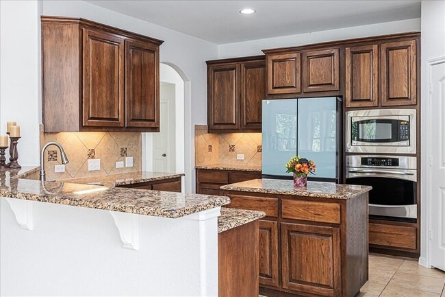 Building Photo - 8113 Via Verde Dr