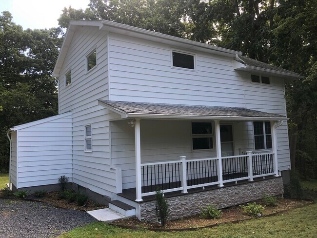 Primary Photo - 264 S Main Rd