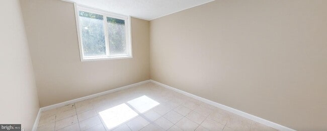 Building Photo - 10879 Clarksville Pike