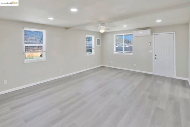 Building Photo - 1618 Viera Ave