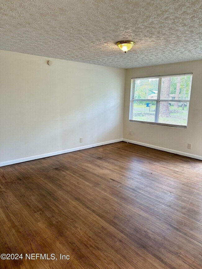 Building Photo - 1060 Noah Rd