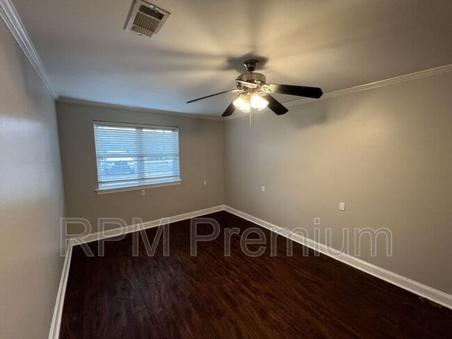 Building Photo - 41158 2nd Colonial St