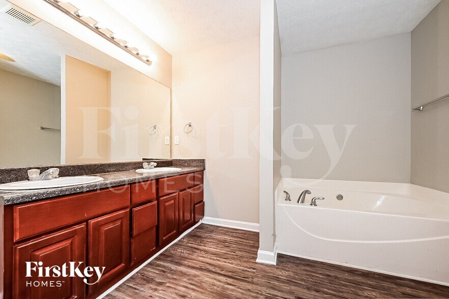 Building Photo - 1235 Mills Cove Dr