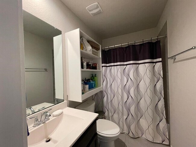 Building Photo - 3326 Sumac Dr