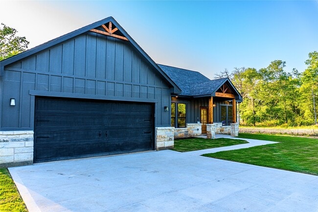 Building Photo - 24994 Armagh Rd