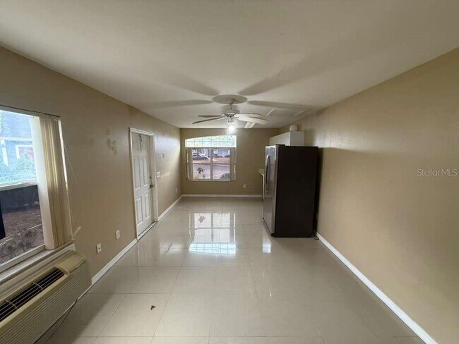 Building Photo - 709 Orchid Dr