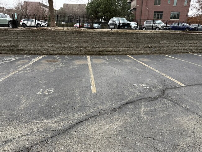 Building Photo - 1735 W Diversey Pkwy