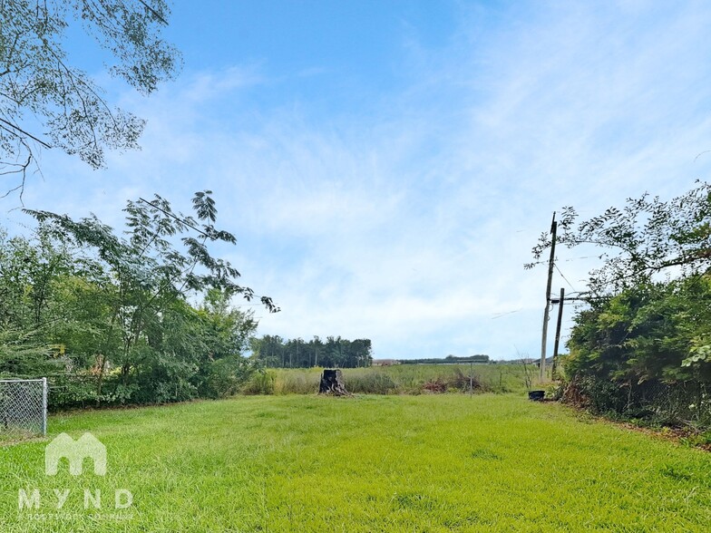 Building Photo - 949 Guam St