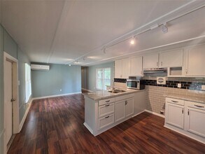 Building Photo - 6426 W Bend St