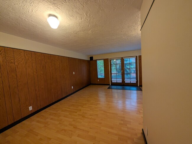 Bedroom 1 - 2005 SE Taylor St