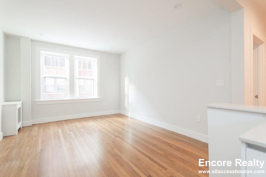 Building Photo - 19 A Forest St