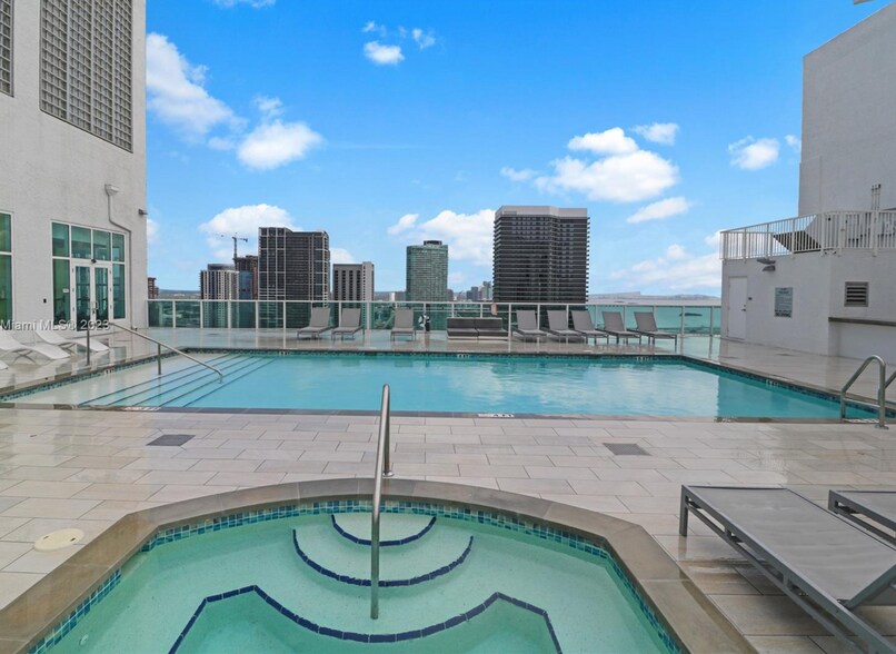 Building Photo - 133 NE 2nd Ave