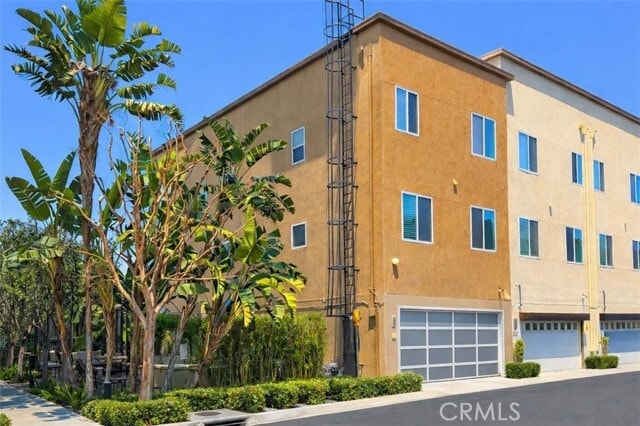 Building Photo - 1520 W Artesia Square