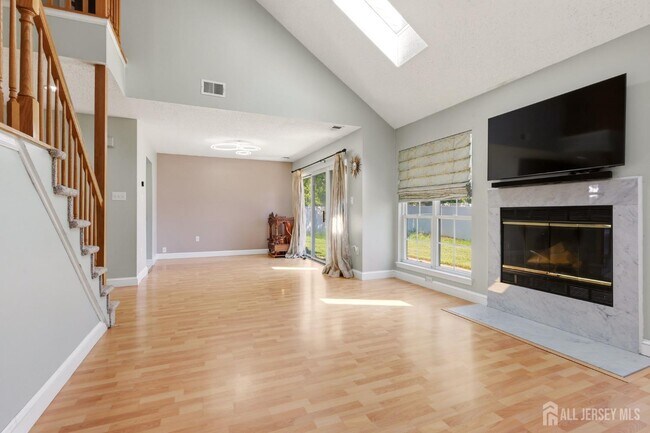 Building Photo - 50 Glen Oaks Ct