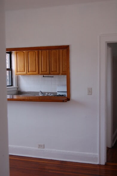 Open "bar" from living room - 411 Warburton Ave