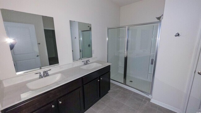 Building Photo - 3565 Bells Lk Cir